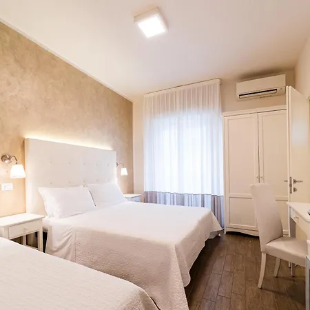 Hotel Soraya - Spiaggia Sawasdee With Beach, Restaurant & Parking-3